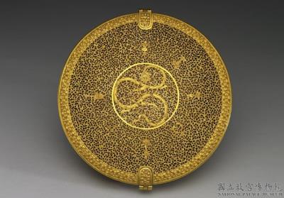 图片[2]-Gilt copper round box with openwork decoration of leaf scrolls and dragon design, Qing dynasty, Qianlong reign (1736-1795)-China Archive